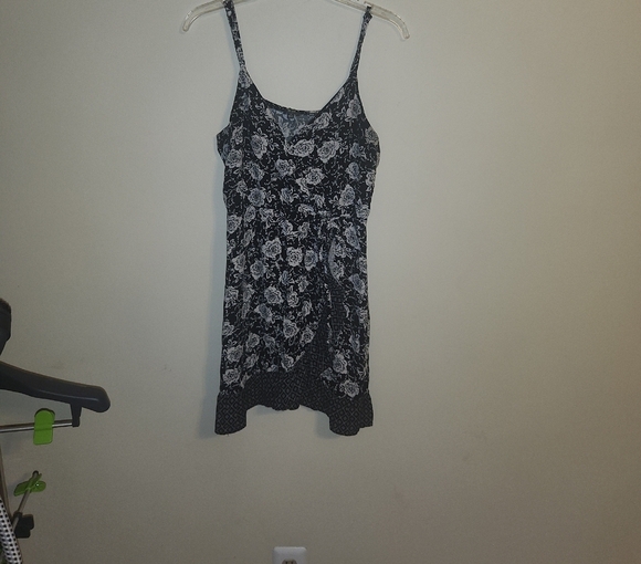 Lily Rose Dresses & Skirts - Lily Rose Black and White Floral Mini Dress